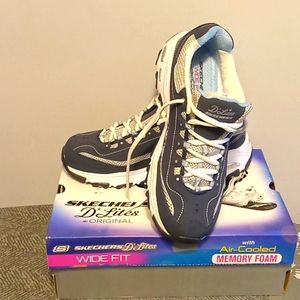 Wide Fit Athletic Shoes